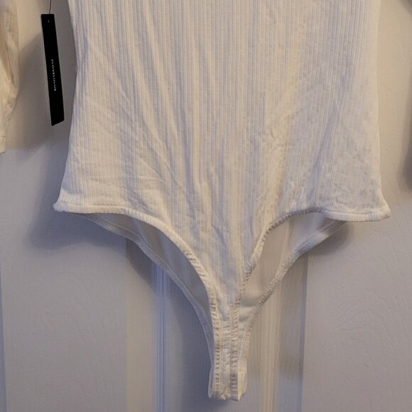 ✨NWT✨ Lulu's Square-Neck Long Sleeve Bodysuit - Picture 8 of 10